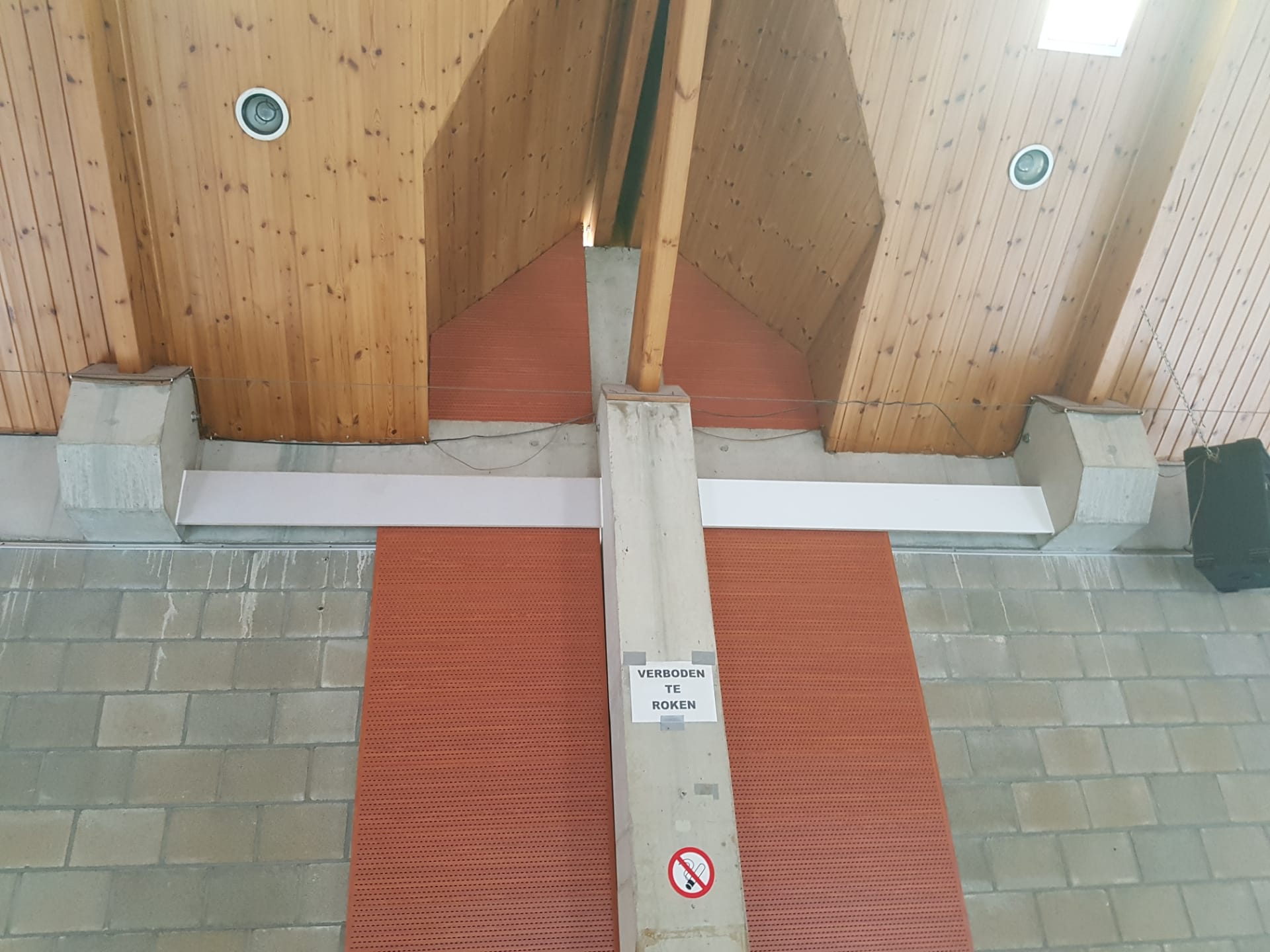 Acoustische luiken theaterzaal Nieuwrode - Vrago Interieur